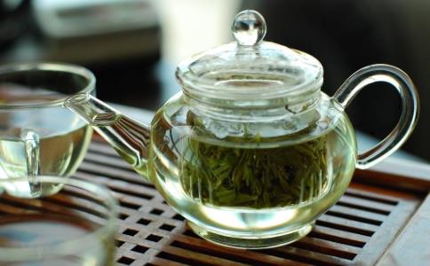 选择绿茶冲泡茶具有讲究
